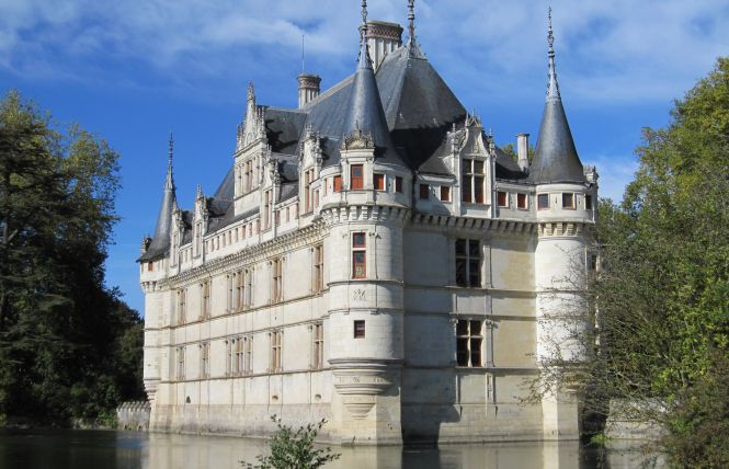 chateau azay le rideau renaissance touraine tourisme hollidays
